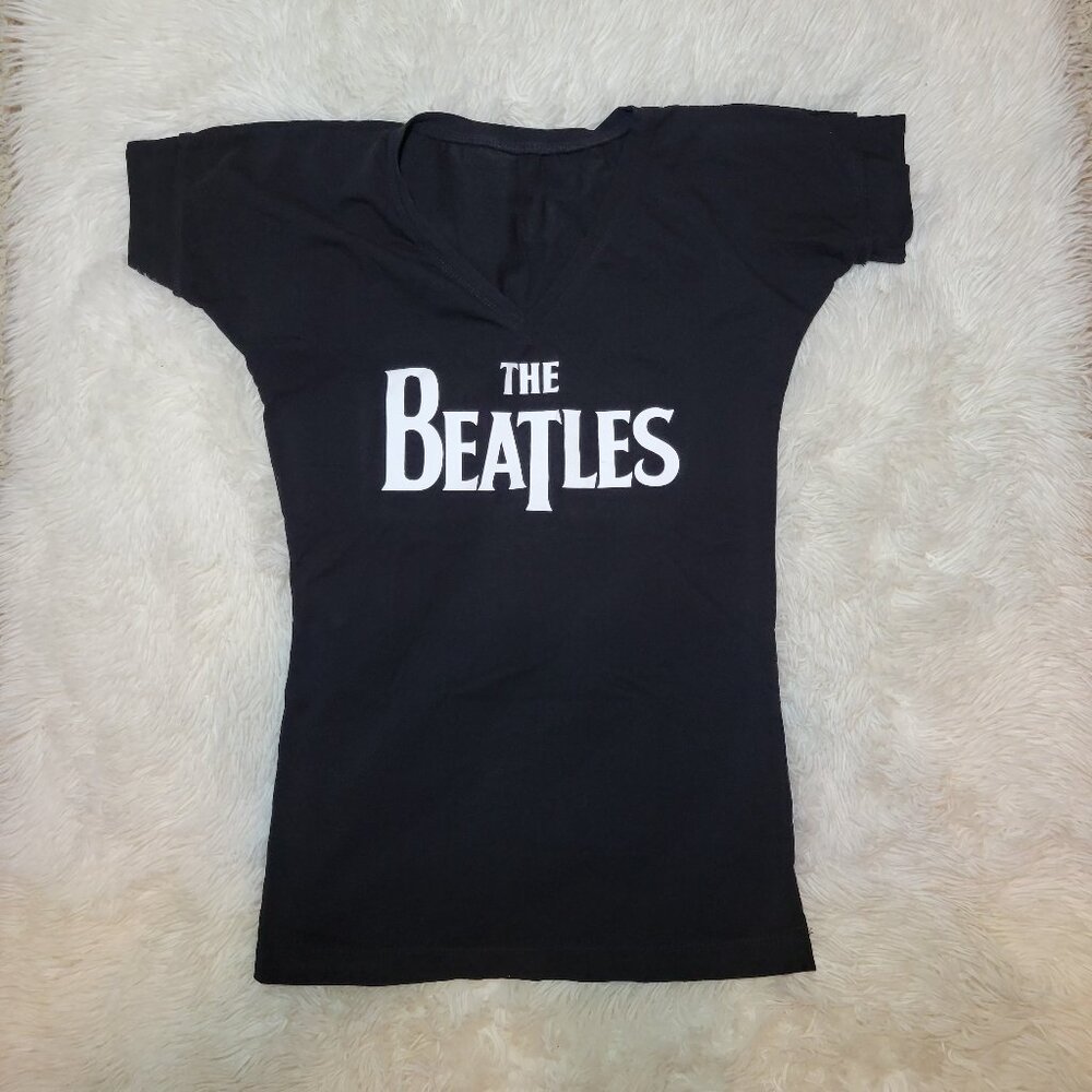 Classic V-Neck The Beatles Logo Essential Rock N Roll Graphic T-Shirt - Picture 2 of 5